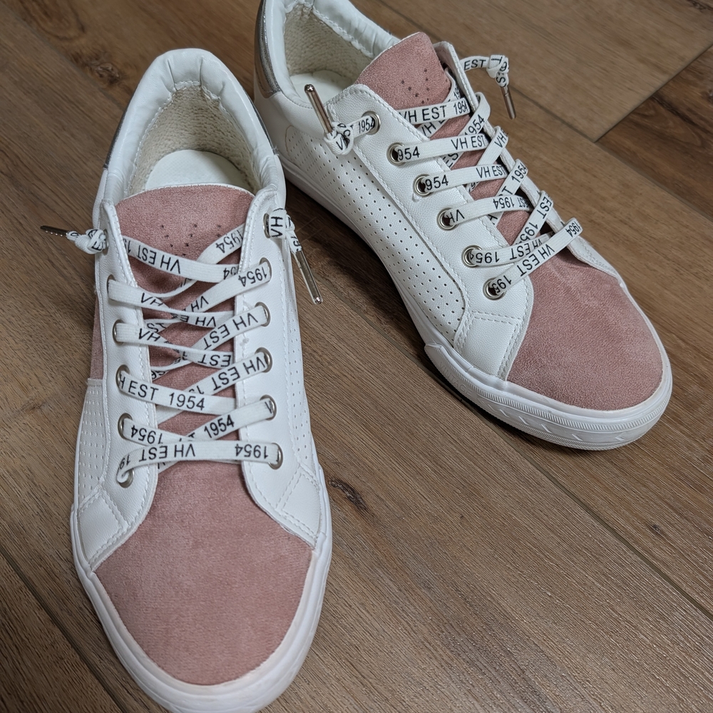 Vintage Havana White and Blush Suede-Accent Low-Top Sneaker - Picture 2 of 6